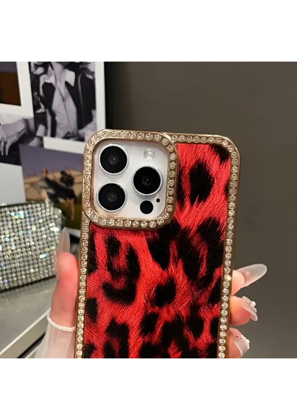 iPhone 14/15 Plus Uyumlu Leopar Baskılı Deri Kenarları Taşlı Kılıf