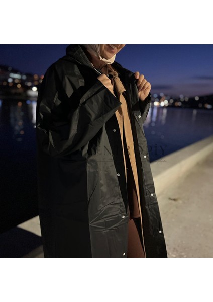 Su Geçirmez Siyah Yağmurluk Kadın Erkek – Katlanabilir, Bisiklet / Kamp / Yürüyüş Scooter Için modelleri