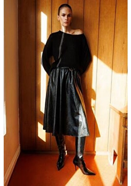 Kadın Siyah Kayık Yaka Ince Mevsimlik Triko Kazak 6933 Standart Fit