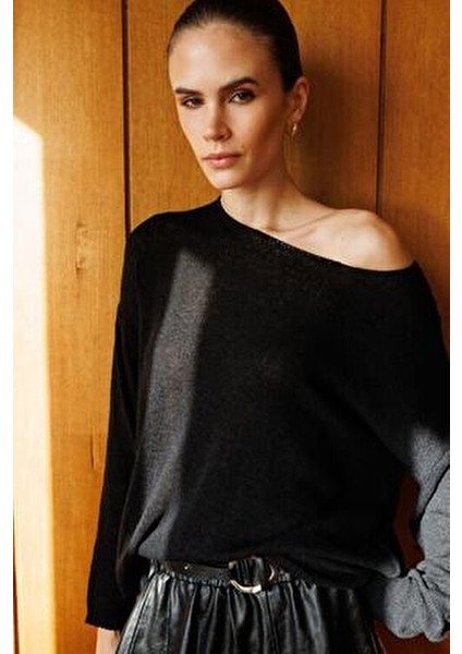 Kadın Siyah Kayık Yaka Ince Mevsimlik Triko Kazak 6933 Standart Fit