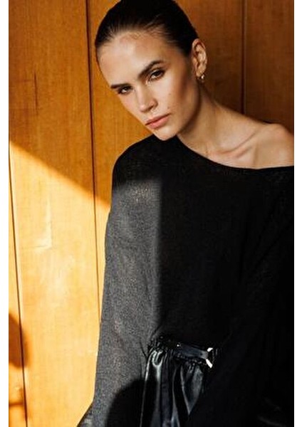 Kadın Siyah Kayık Yaka Ince Mevsimlik Triko Kazak 6933 Standart Fit