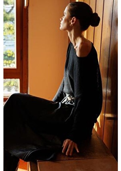 Kadın Siyah Kayık Yaka Ince Mevsimlik Triko Kazak 6933 Standart Fit