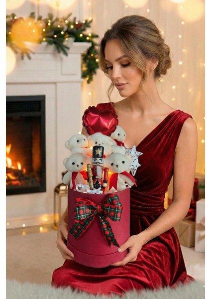 Yeniyıl Özel Seri: LED Işıklı, Fındıkkıran Kurşun Asker Figürlü 7 Yumoş Ayıcıklı ve Noel Aksesuarlı Özel Konsept Ayıcık Buketi modelleri