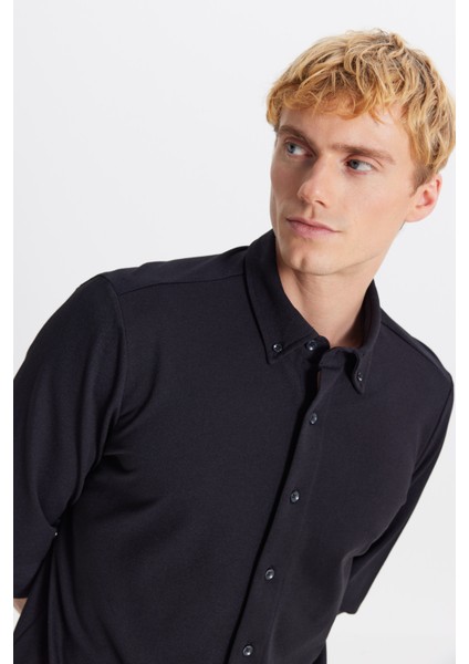 Pamuklu Tailored Slim Fit Dar Kesim Düğmeli Yaka Örme Gömlek fırsatları