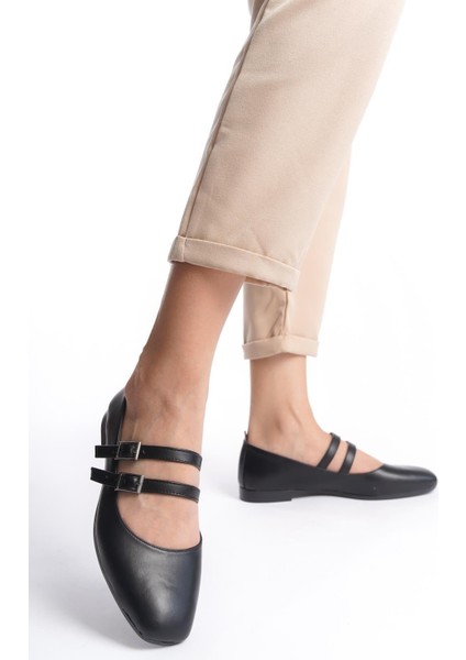 Kadın Cove Siyah Iki Beretli Kut Burun Babet