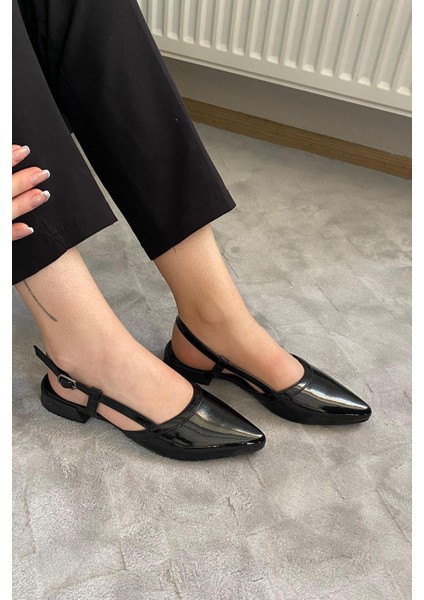 Kadın Tena Siyah Rugan Arkası Acık Sivri Burun Günlük Babet