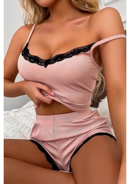 Kadın Pembe Alt ve Üst Dantel Detaylı Şortlu Gecelik Takımı