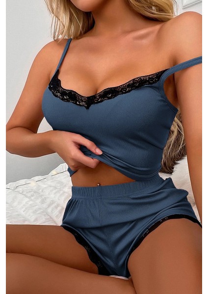 Kadın Lacivert Alt ve Üst Dantel Detaylı Şortlu Gecelik Takımı