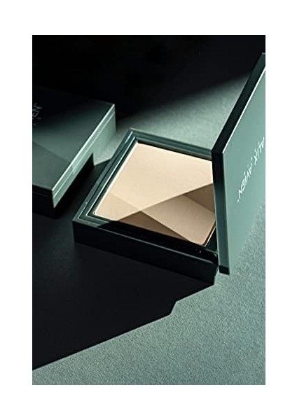 Kompakt Pudra - 12 Saate Kadar Kalıcılık - Soğuk Cilt Alt Tonu - Compact Powder 02 True Beige