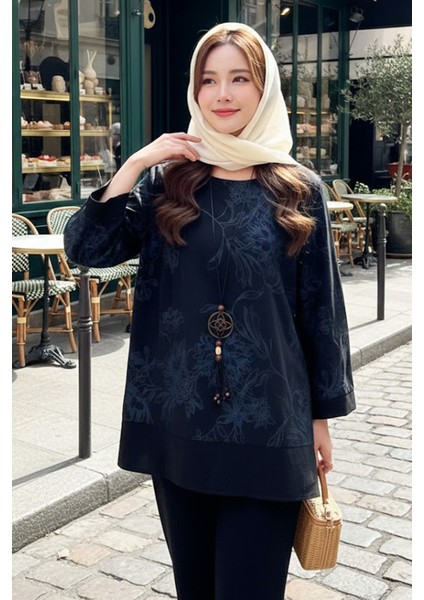 Kolye Detaylı Desenli Bluz 31532 Lacivert fırsatları
