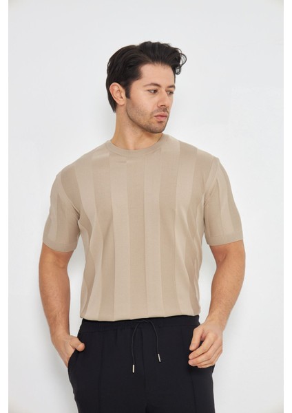 Erkek Kısa Kollu Bisiklet Yaka Düz Kabartma Desen Yaza Uygun ve Günlük Kullanıma Şık Rahat Triko indirimleri