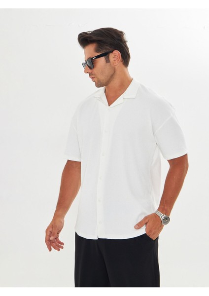 Erkek Kısa Kol Oversize Apaş Yaka Burgu Desen Rahat Gömlek