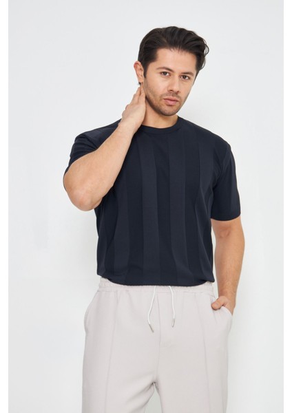 Erkek Kısa Kollu Bisiklet Yaka Düz Kabartma Desen Yaza Uygun ve Günlük Kullanıma Şık Rahat Triko modelleri