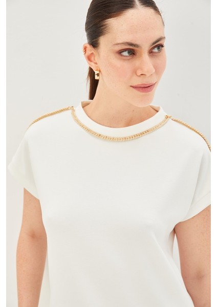 Gold Zincir Detaylı Bisiklet Yaka Regular Örme Tişört