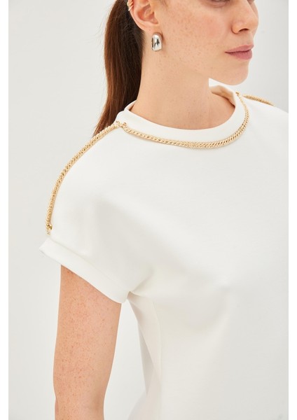 Gold Zincir Detaylı Bisiklet Yaka Regular Örme Tişört modelleri