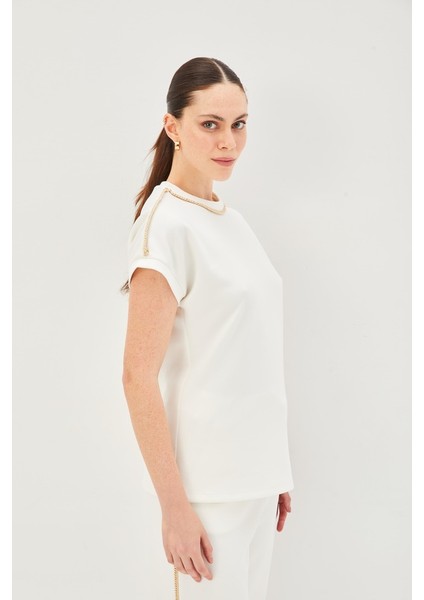 Gold Zincir Detaylı Bisiklet Yaka Regular Örme Tişört