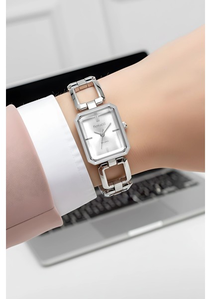 Bileklik Model Kordon Çelik Kasa Kadın Kol Saati, Bileklik Hediye Gümüş Renk ZMFER208 fiyatları