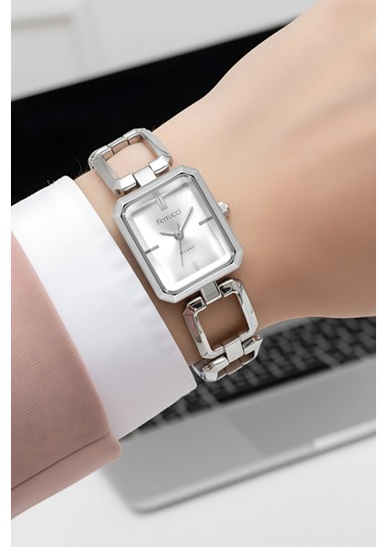 Bileklik Model Kordon Çelik Kasa Kadın Kol Saati, Bileklik Hediye Gümüş Renk ZMFER208 modelleri