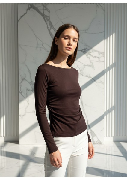 Beli Büzgülü Belden Oturtmalı Yandan Yırtmaçlı Bluz fırsatları