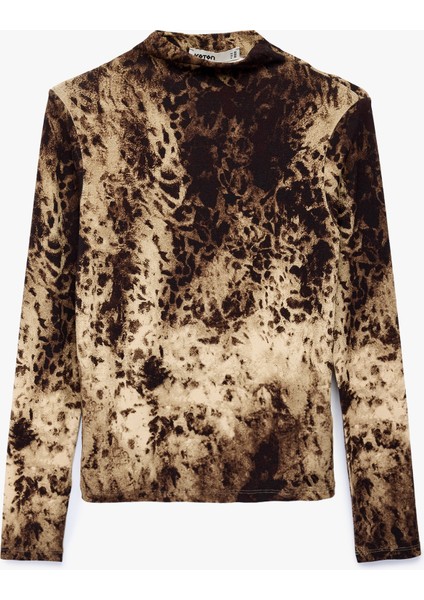 x Şahika Ercümen - Slim Fit Uzun Kollu Dik Yaka Leopar Desenli Tişört