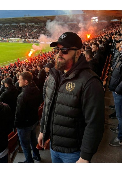 Ultras Logolu Sırt Baskılı Siyah Şişme Yelek indirimleri