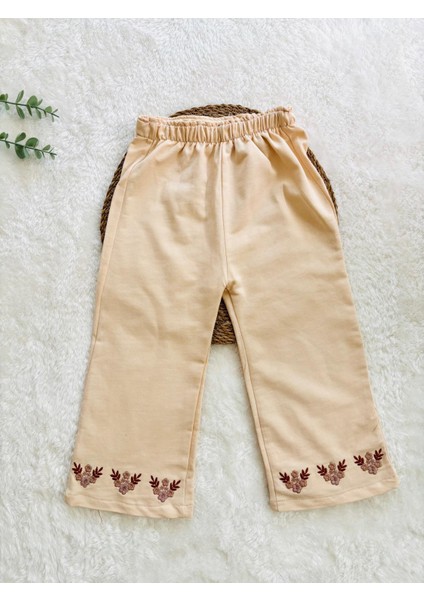 Çiçek Nakışlı Kabarık Kollu Kız Çocuk 2’li Takım – Yakalı Bluz ve Nakışlı Pantolon fiyatları