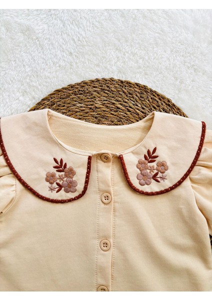 Çiçek Nakışlı Kabarık Kollu Kız Çocuk 2’li Takım – Yakalı Bluz ve Nakışlı Pantolon indirimleri