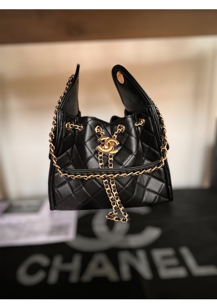 Siyah Büyük Boy Büzgülü Çanta. New Season fiyatları