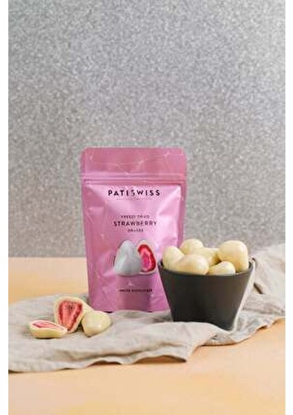 Beyaz Çikolatalı Çilek Draje 80g %88 Beyaz Çikolata ile Tatlandırılmış Lezzetli Atıştırmalık