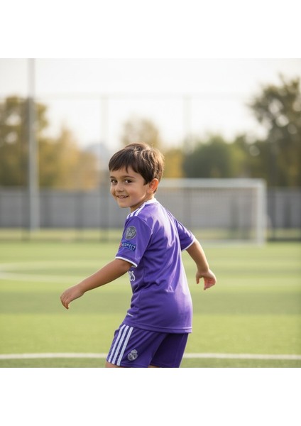 Halı Saha Forma Çocuk Beyaz Çoraplı Mor Ronaldo 2017 Real Madrid Alt Üst Takım Şortlu modelleri