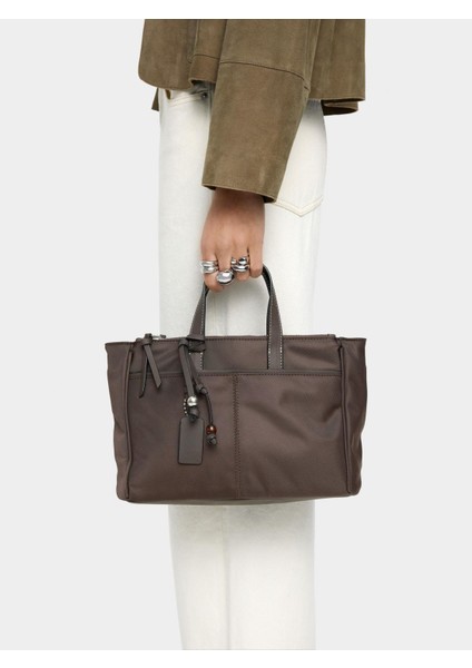 Teknik Kumaş Çapraz Askılı Tote Çanta