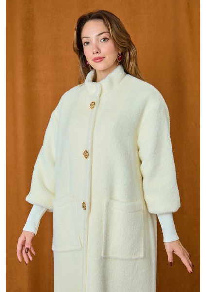 Broş Detaylı Angora Kaban Mont 15231 Ekru fiyatları