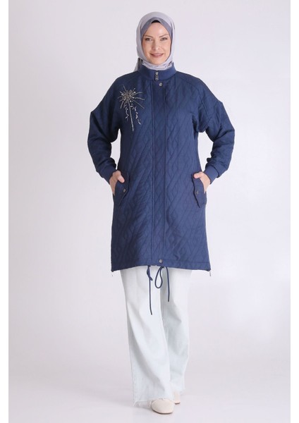 Büyük Beden Kapitone ve Işlemeli Tesettür Kap