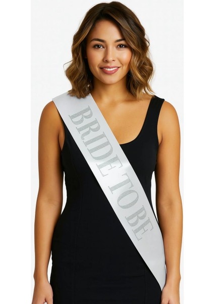 Buğz Beyaz Saten Üzerine Kalın Gümüş Bride To Be Kuşağı