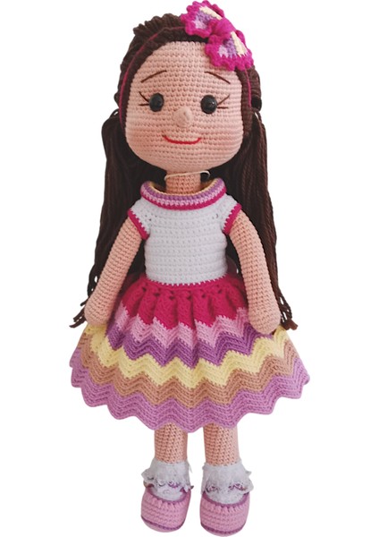 El Yapımı Gökkuşağı Elbiseli ve Tokalı Bebek