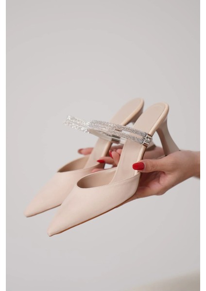 Georgina Kadın Taşlı Bej Saten Topuklu Ayakkabı