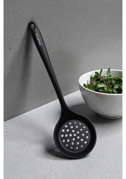 Sert Uçlu 33 cm Isıya Dayanıklı Silikon Kevgir – Yapışmaz, Yanmaz, Tencere Dostu