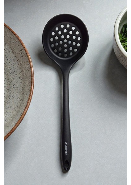 Sert Uçlu 33 cm Isıya Dayanıklı Silikon Kevgir – Yapışmaz, Yanmaz, Tencere Dostu