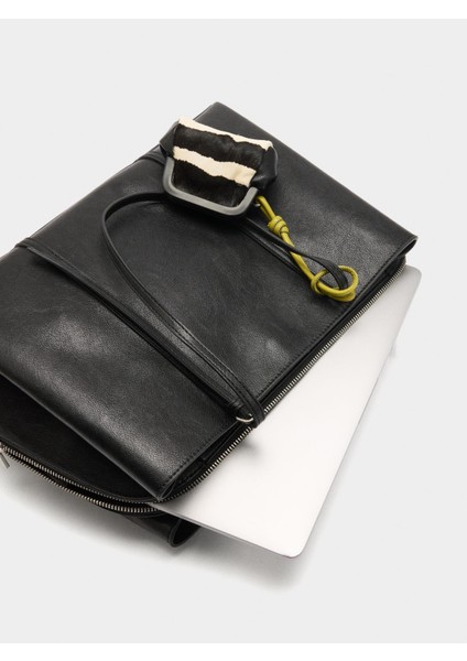 Deri Içerikli Omuz Askılı 13" Laptop Çantası indirimleri