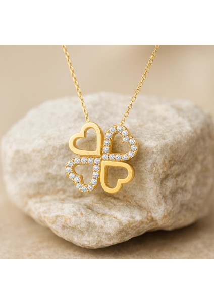 14 Ayar Altın Çift Kalpli Yonca Kolye