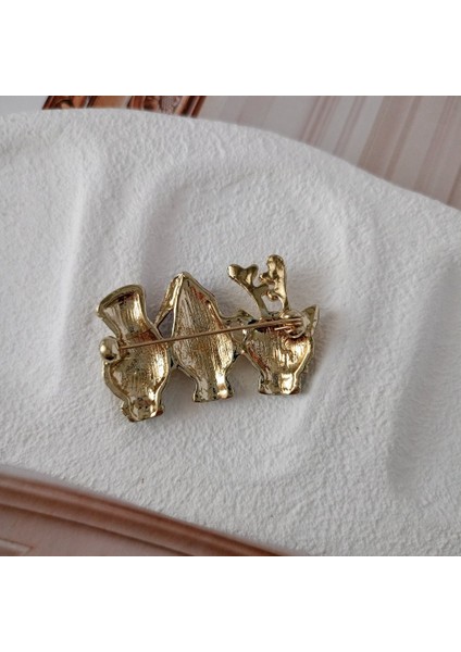 Üçlü Yeni Yıl Kedisi Broş-Gold Renk Üç Kedi Figürlü Yılbaşı Broşu, Noel Baba Şapkalı ve Geyik Boynuzlu Sevimli Yaka Iğnesi fırsatları