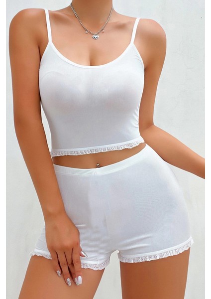 Kadın Beyaz Alt-Üst Dantel Detaylı Şortlu Şık Gecelik Takım modelleri