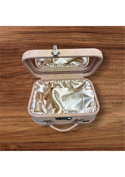 Şifreli Deri Makyaj ve Tıraş Kutusu Pudra Renkli ve Şık Tasarım fiyatları