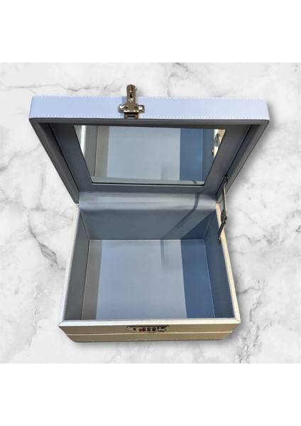 Şifreli Deri Makyaj ve Tıraş Kutusu, Şık ve Güvenli Saklama Çözümü fiyatları