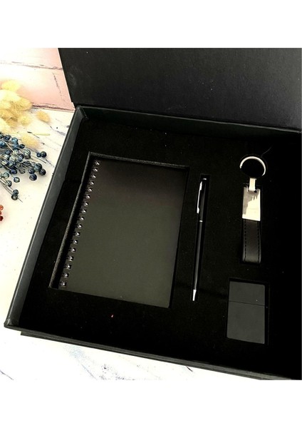 Defter Kalem Anahtarlık Çakmak Vip Set