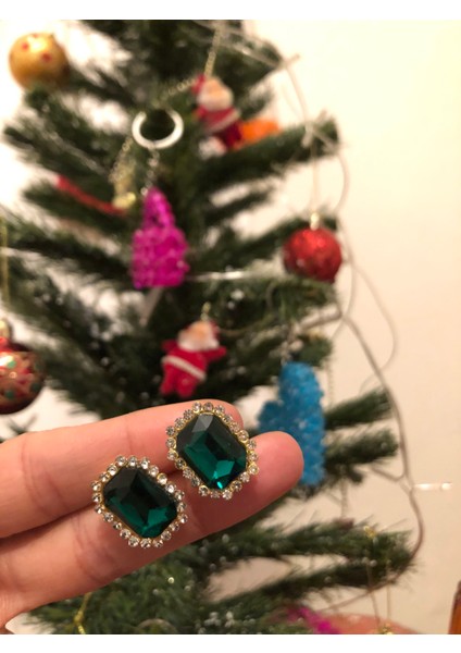 Göz Alıcı Yeşil Taşlı Küpe modelleri