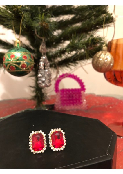 Göz Alıcı Kırmızı Taşlı Küpe fiyatları