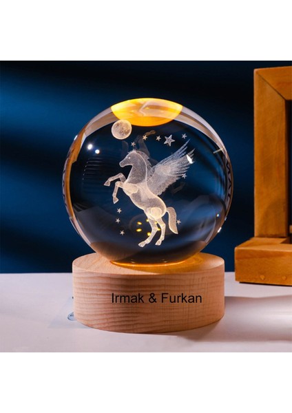 Işıklı Ahşap Kaideli Şahlanan At Cam Küre 8cm x 6cm