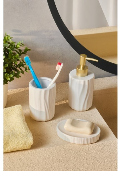 Şık ve Modern 3 Parça Banyo Aksesuar Seti, Şıklığınızı Tamamlar