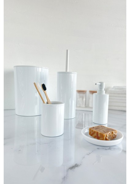 Şık ve Kullanışlı 5'li Banyo Seti, Beyaz Renkli ve Modern Tasarım fiyatları